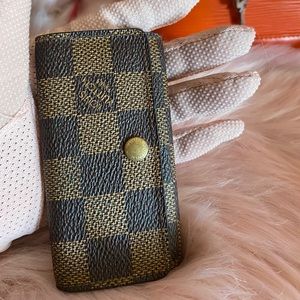 Auth Louis vuitton keyholder In damier